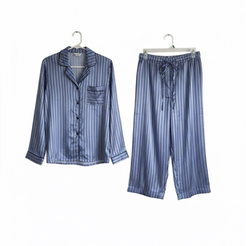 Roundtree & Yorke Stripe Blue and White Mens Pjs - Size Medium